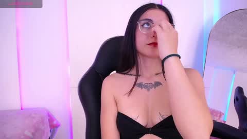 Snapshot of im_rosse_ chatting on 03/30/26, 07:37 Jade Rosse online show from 03/30/26, 07:37