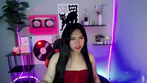 Snapshot of im_ur_girl_demure chatting on 04/07/26, 12:44 kyline online show from 04/07/26, 12:44