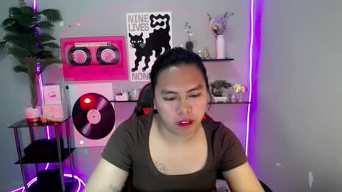 Snapshot of im_ur_girl_demure chatting on 04/07/26, 11:37 kyline online show from 04/07/26, 11:37