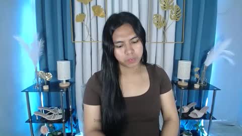 Snapshot of im_ur_girl_demure chatting on 04/13/26, 08:25 kyline online show from 04/13/26, 08:25