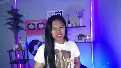 Snapshot of im_ur_girl_demure chatting on 04/25/26, 01:41 kyline online show from 04/25/26, 01:41