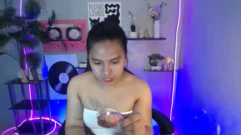 Snapshot of im_ur_girl_demure chatting on 04/29/26, 05:06 kyline online show from 04/29/26, 05:06