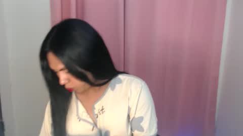 Snapshot of im_ur_girl_demure chatting on 05/04/26, 12:23 kyline online show from 05/04/26, 12:23