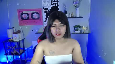 Snapshot of im_ur_girl_demure chatting on 05/08/26, 10:20 kyline online show from 05/08/26, 10:20