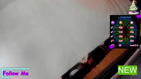 Snapshot of im_ur_hot_ella chatting on 12/31/24, 06:37 ella may online show from 12/31/24, 06:37