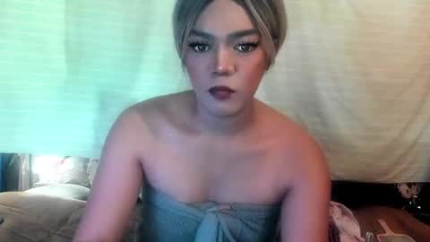 Snapshot of im_ur_hot_ella chatting on 01/27/25, 04:09 ella may online show from 01/27/25, 04:09