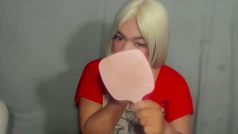 Snapshot of im_ur_hot_ella chatting on 11/08/25, 10:15 ella may online show from 11/08/25, 10:15