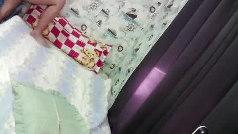 Snapshot of im_ur_sidechic8 chatting on 03/12/25, 10:50 zhy online show from 03/12/25, 10:50