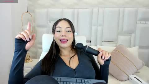 Snapshot of im_ximena chatting on 04/08/26, 10:21 Xime online show from 04/08/26, 10:21