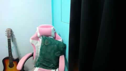 Snapshot of im_your_sexy_wifexxx chatting on 09/08/25, 08:19 Ms. M online show from 09/08/25, 08:19