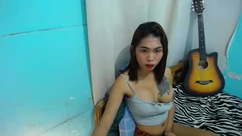 Snapshot of im_your_sexy_wifexxx chatting on 11/28/25, 07:49 Ms. M online show from 11/28/25, 07:49