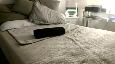 Im yourxtoy online show from 02/15/26, 05:31