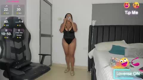Snapshot of imacwenn_ chatting on 07/17/26, 01:51 Sofia online show from 07/17/26, 01:51