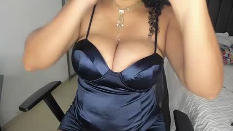 Snapshot of imacwenn_ chatting on 07/23/26, 02:42 Sofia online show from 07/23/26, 02:42