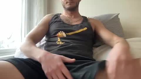 Snapshot of imamouthful20 chatting on 01/07/25, 04:59 ImAMouthful online show from 01/07/25, 04:59