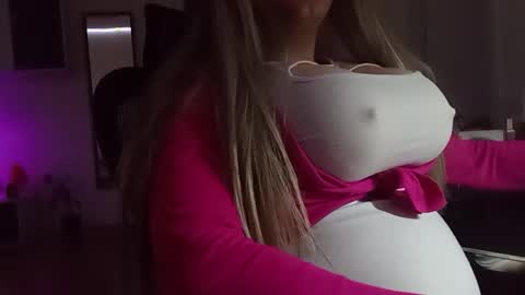 Snapshot of imangelamartin chatting on 02/04/26, 11:53 ngela Sometimes online show from 02/04/26, 11:53