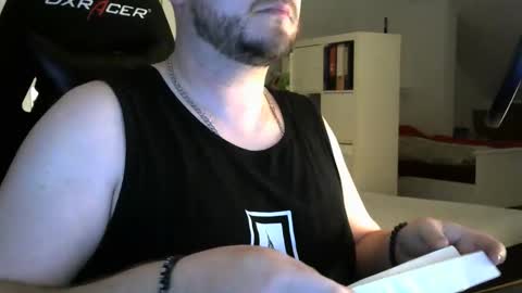 Snapshot of imaqtipie chatting on 11/09/25, 10:08 Marv online show from 11/09/25, 10:08