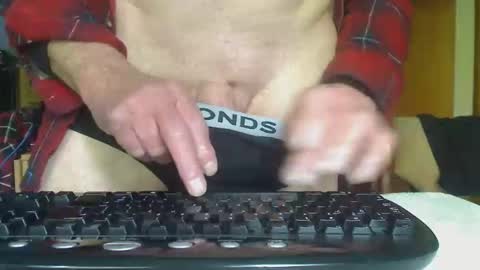 Snapshot of imaussiechris chatting on 11/06/25, 12:33 Aussie Guy online show from 11/06/25, 12:33