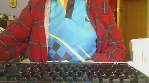 Snapshot of imaussiechris chatting on 11/24/25, 11:04 Aussie Guy online show from 11/24/25, 11:04