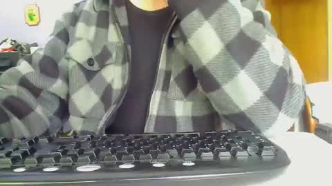 Snapshot of imaussiechris chatting on 11/30/25, 10:58 Aussie Guy online show from 11/30/25, 10:58