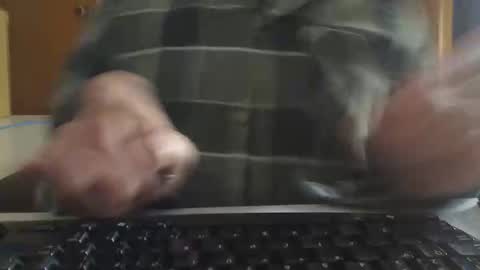 Snapshot of imaussiechris chatting on 12/14/25, 10:36 Aussie Guy online show from 12/14/25, 10:36