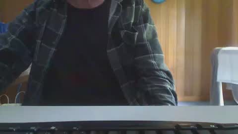 Snapshot of imaussiechris chatting on 04/10/26, 04:06 Aussie Guy online show from 04/10/26, 04:06