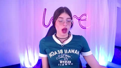 Chloe online show from 10/15/25, 08:20