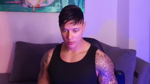 Snapshot of imconor chatting on 12/22/25, 10:18 imconor online show from 12/22/25, 10:18