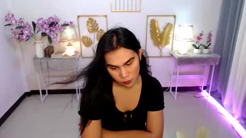 Snapshot of imdestined_foryou chatting on 12/01/24, 04:29 Ashley online show from 12/01/24, 04:29