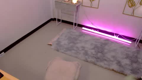 Snapshot of imdestined_foryou chatting on 12/19/24, 02:02 Ashley online show from 12/19/24, 02:02