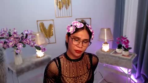 Snapshot of imdestined_foryou chatting on 12/21/24, 03:25 Ashley online show from 12/21/24, 03:25