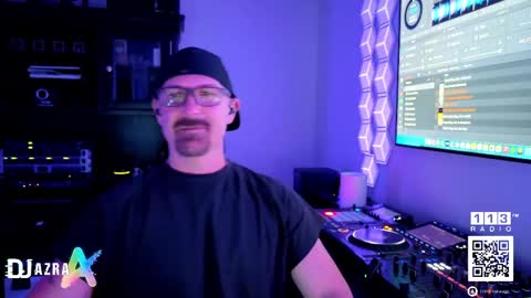 Snapshot of imdjazra chatting on 04/20/26, 04:26 DJ Azra online show from 04/20/26, 04:26