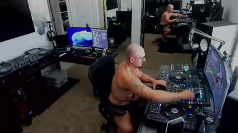 DJ Azra online show from 06/16/26, 08:33