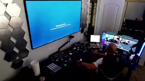 DJ Azra online show from 07/30/26, 07:02