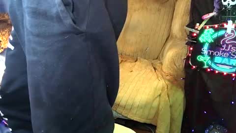 JJ online show from 10/28/25, 08:18