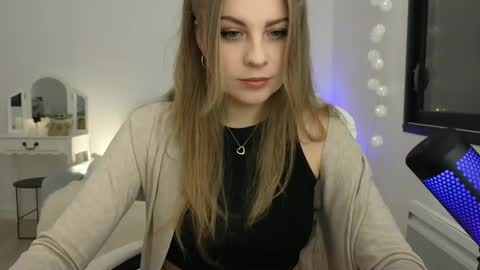 Snapshot of imkeira chatting on 01/07/25, 07:28 ImKeira online show from 01/07/25, 07:28