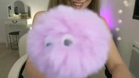 Snapshot of imkeira chatting on 01/27/25, 10:49 ImKeira online show from 01/27/25, 10:49