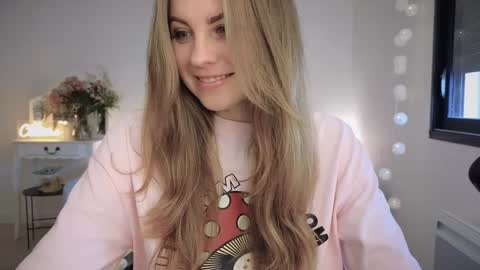 Snapshot of imkeira chatting on 02/22/25, 11:02 ImKeira online show from 02/22/25, 11:02