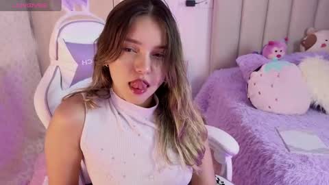 Snapshot of imlarisamaia chatting on 09/08/25, 10:20 Larisa online show from 09/08/25, 10:20