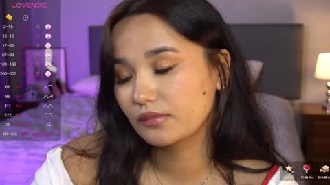 Snapshot of immahawaii chatting on 12/16/24, 06:21 Imma online show from 12/16/24, 06:21