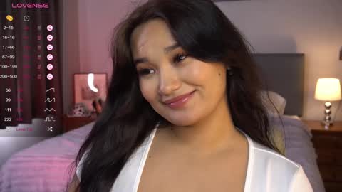 Snapshot of immahawaii chatting on 12/19/24, 06:45 Imma online show from 12/19/24, 06:45