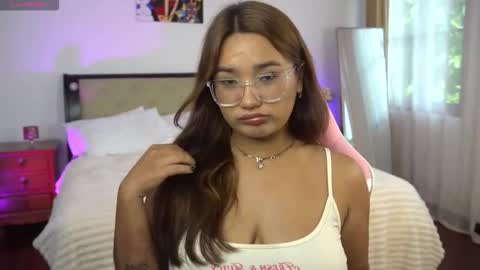 Snapshot of immahawaii chatting on 10/17/25, 04:04 Imma online show from 10/17/25, 04:04