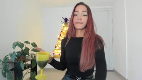 mia ---------  COL TIME online show from 12/30/24, 12:00