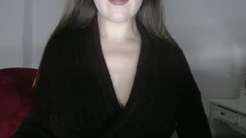 Snapshot of immouss chatting on 12/15/24, 10:15 Pola online show from 12/15/24, 10:15