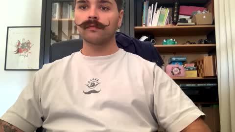 Snapshot of imnothuman22 chatting on 11/18/25, 01:04 imnothuman22 online show from 11/18/25, 01:04