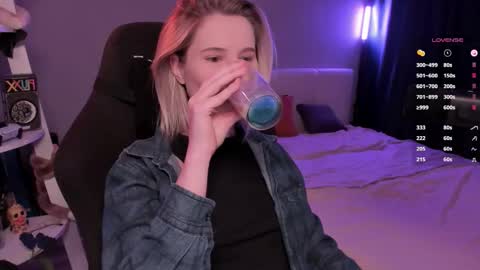 Snapshot of imnotmia chatting on 03/08/26, 11:03 Mia online show from 03/08/26, 11:03