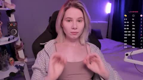 Snapshot of imnotmia chatting on 03/13/26, 10:55 Mia online show from 03/13/26, 10:55