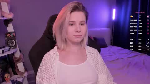 Snapshot of imnotmia chatting on 03/15/26, 10:54 Mia online show from 03/15/26, 10:54