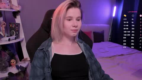 Snapshot of imnotmia chatting on 03/23/26, 11:03 Mia online show from 03/23/26, 11:03