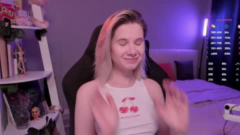 Snapshot of imnotmia chatting on 04/04/26, 10:46 Mia online show from 04/04/26, 10:46